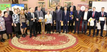 Администрация городского округа город Елец поздравляет ООО &laquo;ЕВК&raquo; с &laquo;Деловым Оскаром&raquo;!