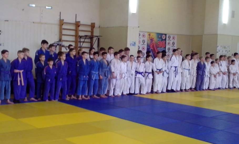 Спортшкола «Локомотив» объявляет дополнительный набор детей 6-12 лет для занятий самбо и дзюдо