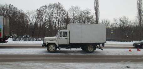 В Ельце водитель грузовика совершил наезд на пешехода