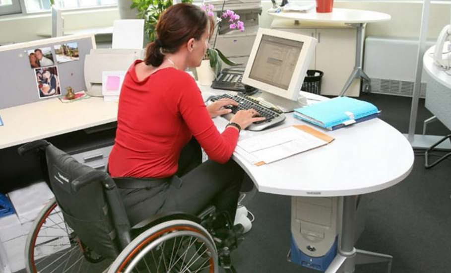 В Ельце работодатель израсходовал по нецелевому назначению государственную субсидию на оборудование рабочего места для инвалида