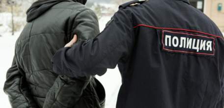 В Ельце сотрудники полиции задержали подозреваемого в грабеже