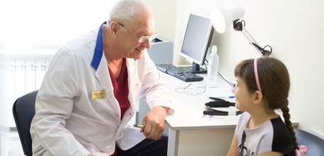 В Клинике Доктора Шаталова ведёт приём отоларинголог Разумный Валерий Павлович