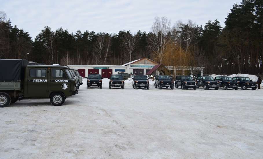 Директорам лесничеств Липецкой области вручили ключи от автомобилей