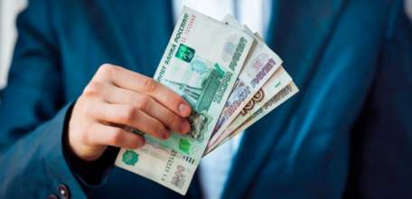 За нарушения сроков выплаты заработной платы директор ООО "Типография" привлечён к административной ответственности