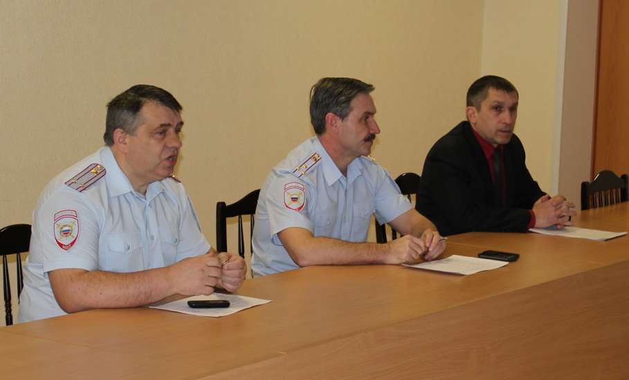 За соблюдением общественного порядка во время выборов на всех избирательных участках Ельца будут нести службу сотрудники полиции
