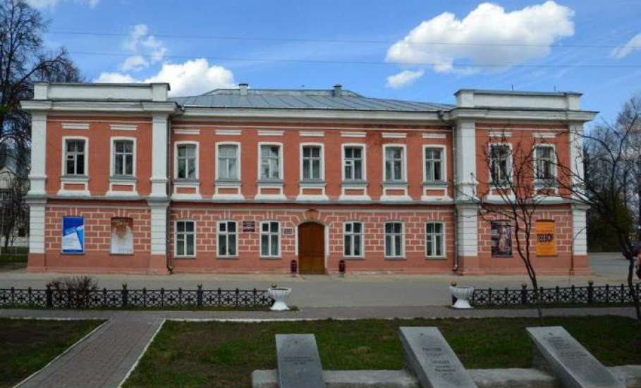 Елецкий драматический театр «Бенефис» откроется в апреле