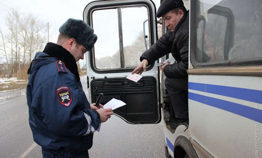 В Липецкой области дорожные полицейские проверили более четырехсот водителей пассажирского транспорта