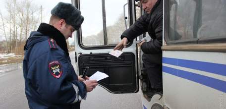 В Липецкой области дорожные полицейские проверили более четырехсот водителей пассажирского транспорта