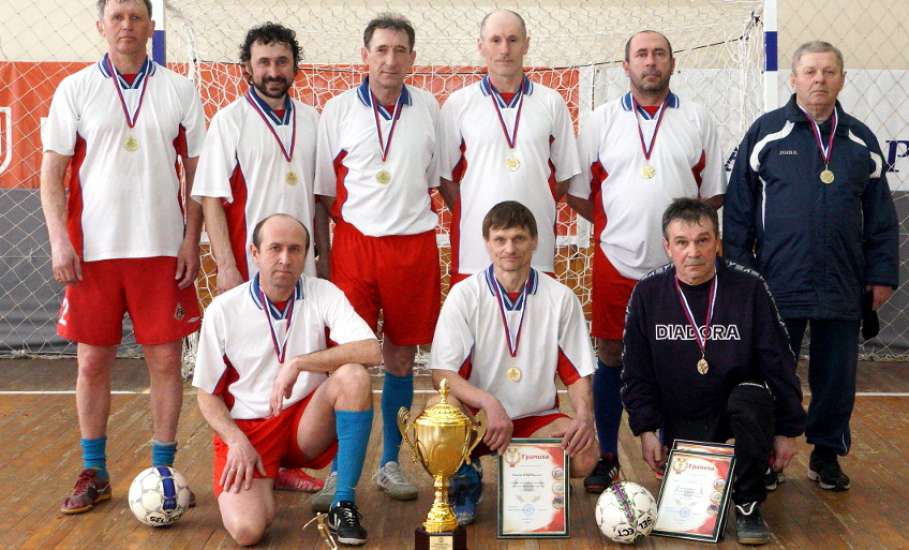 Елецкие ветераны — чемпионы области по мини-футболу