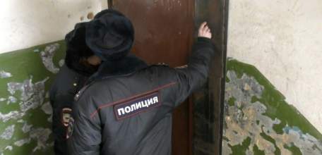 Сотрудники полиции проводят рейдовые мероприятия по проверке неблагополучных семей