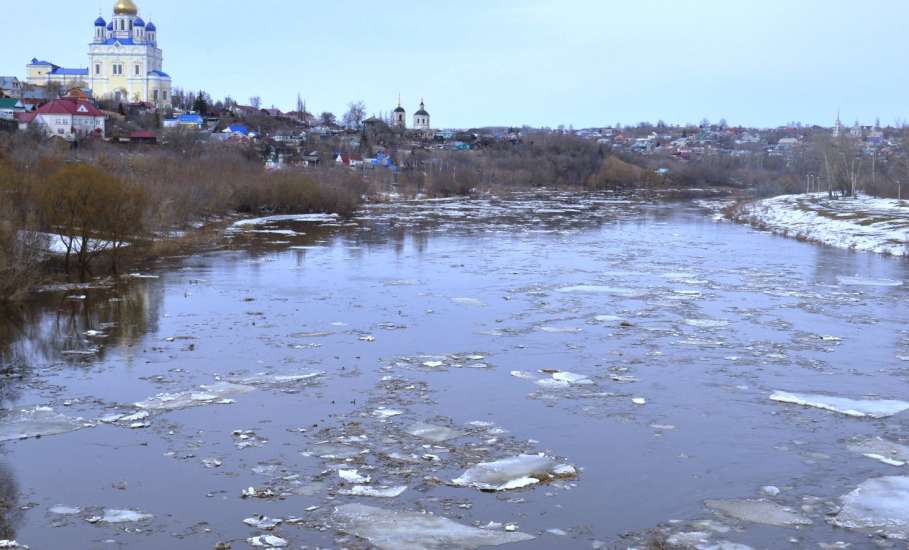 В Ельце уровень воды в р. Быстрая Сосна поднялся до 4 метров