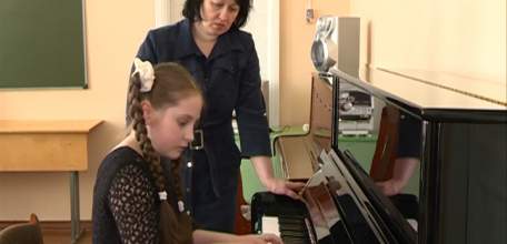 4 детские школы искусств Ельца стали обладателями пианино «Николай Рубинштейн»