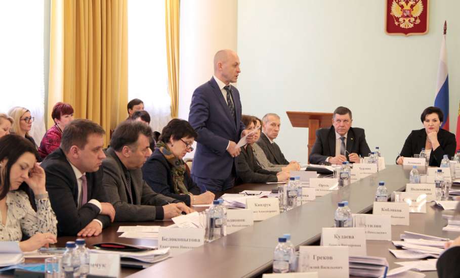 Более двухсот семей Липецкой области получают новую выплату на первенца