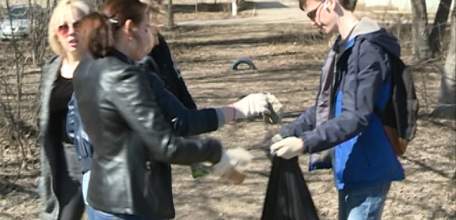 В Ельце в рамках месячника «Чистый город — добрыми руками» стартовали традиционные весенние субботники