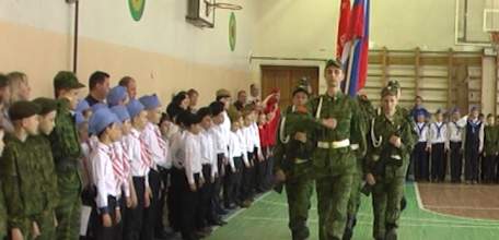 Юные и бравые: в Ельце прошёл городской этап областной военно-спортивной игры «Патриот» среди младших школьников