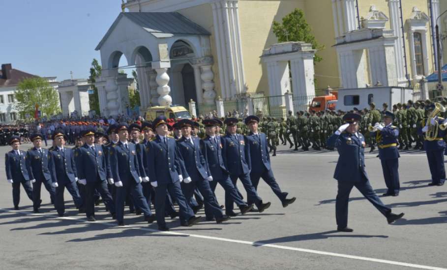 Парадом Победы и торжественным митингом в Ельце встретили День Победы