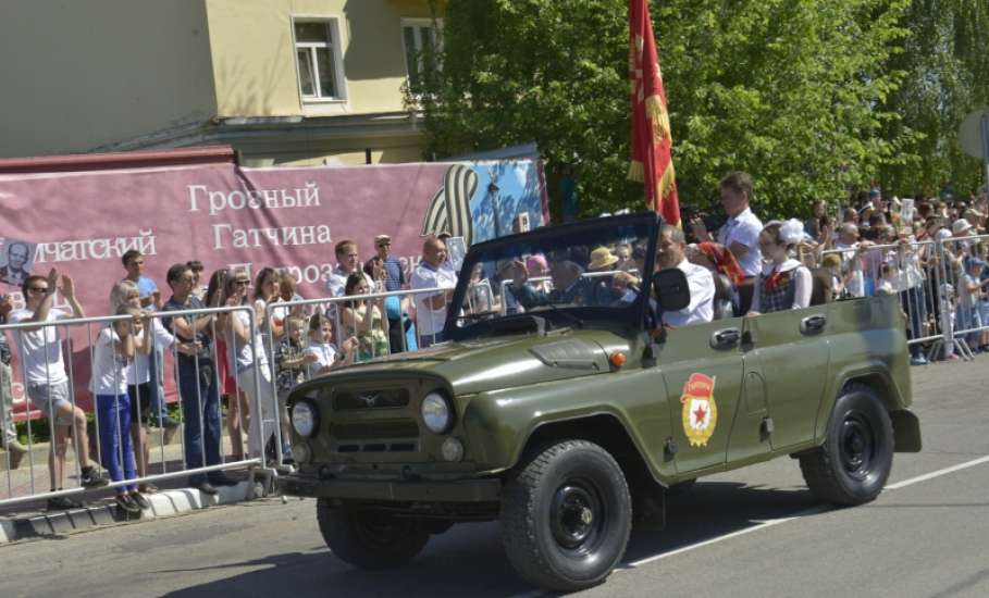 Парадом Победы и торжественным митингом в Ельце встретили День Победы