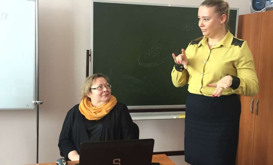 В Ельце организованы курсы обучения русскому жестовому языку «Руки помощи»