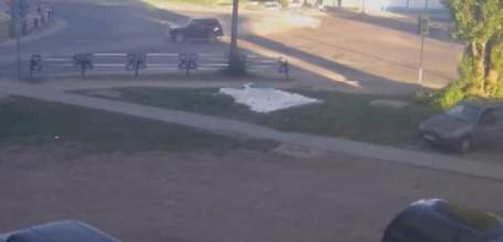 В результате ДТП на улице Героев в Ельце перевернулась &laquo;Лада-Калина&raquo;