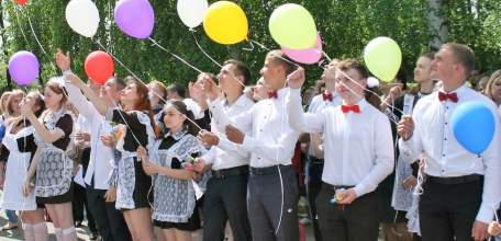 В образовательных учреждениях Елецкого района прозвучал последний звонок