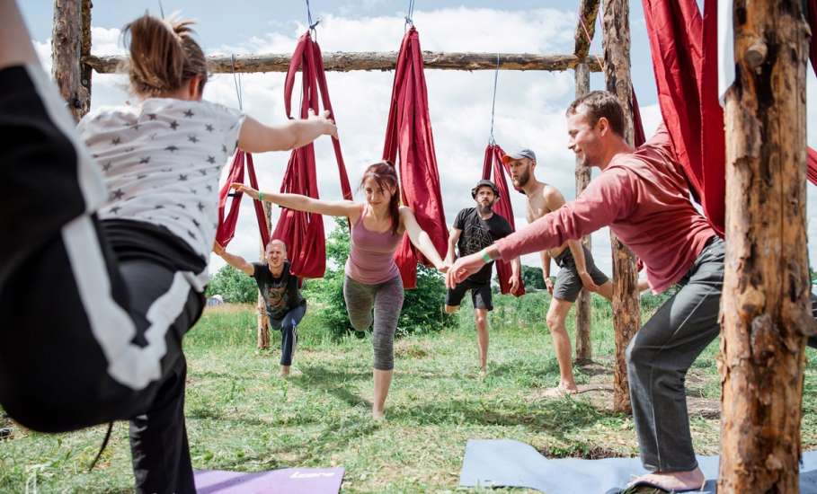 Музыка, творчество, йога и волшебный мир на фестивале «Дивные травы»