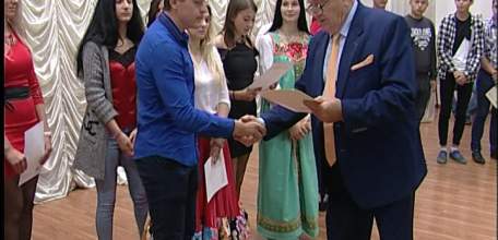 В Елецком филиале РосНОУ прозвенел последний звонок для выпускников отделения СПО