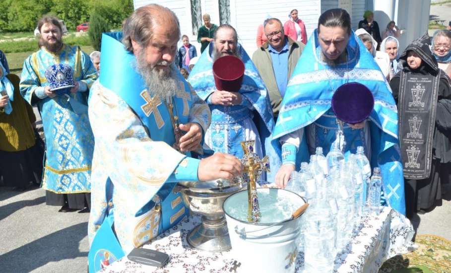 Елецкий Знаменский монастырь отметил престольный праздник