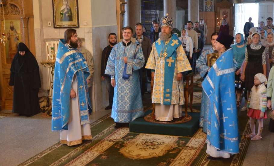 Елецкий Знаменский монастырь отметил престольный праздник
