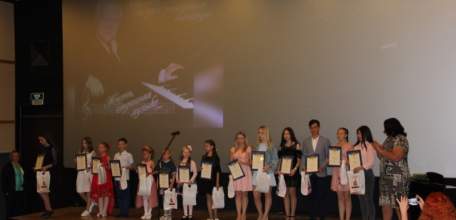 В Ельце наградили одаренных детей