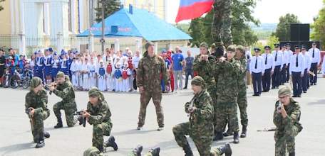 В Ельце состоялись показательные выступления военно-патриотических и спортивных клубов города