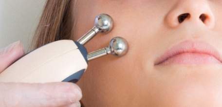 Хотите предупредить увядание и старение Вашей кожи? Микротоковая терапия в Клинике Доктора Шаталова!