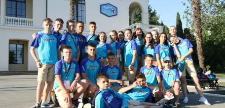 Школьники Елецкого района побывали в Международном детском центре «Артек»