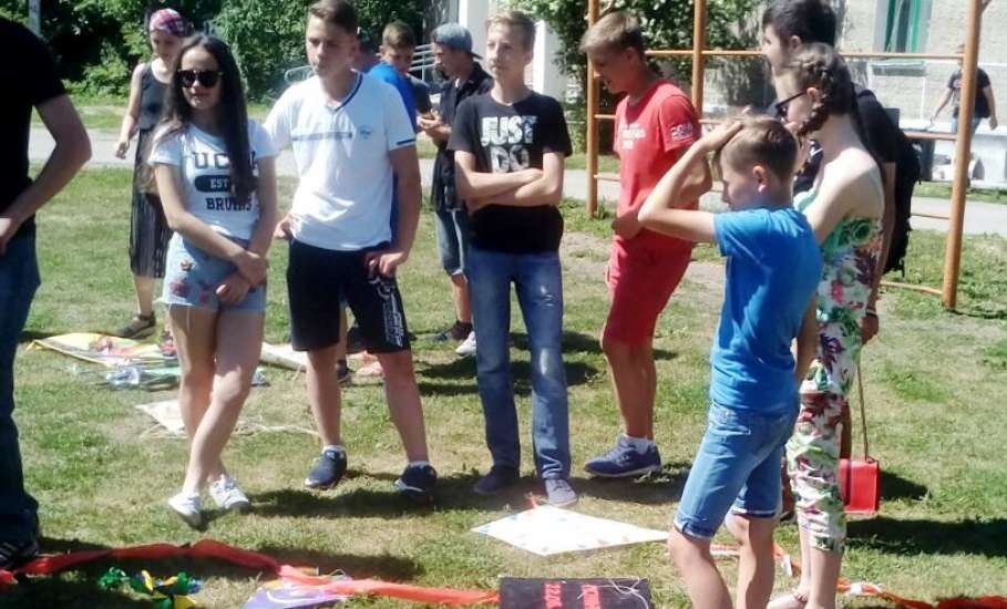 В п. Солидарность Елецкого района прошел фестиваль - конкурс воздушных змеев «Небо памяти»