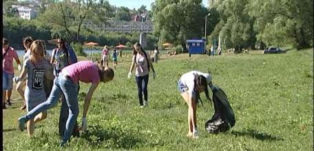 Елецкие добровольцы присоединились к Всероссийской экологической акции «Вода России»