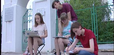 Мастера кисти объединились: пленэр «Елец живописный» открыл первый межрегиональный фестиваль «Художник ФЕСТ»