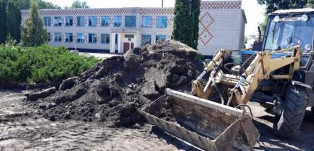 В Елецком районе строится красивая центральная площадь с фонтанами