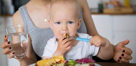 Ежемесячная выплата малоимущим семьям, на детей до 3 лет, на компенсацию покупки продуктов питания для детей