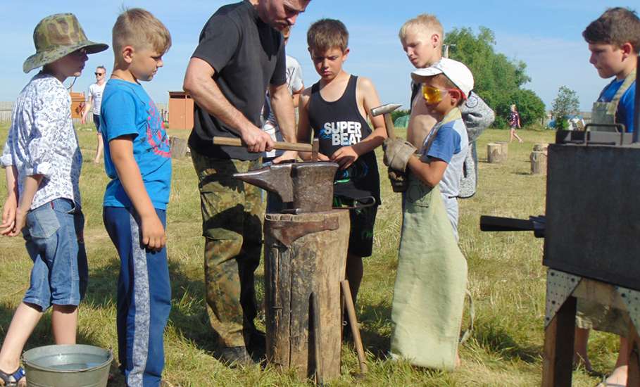 350 юных липчан приняли участие в сменах в детском археологическом лагере «Аргамач» в Елецком районе