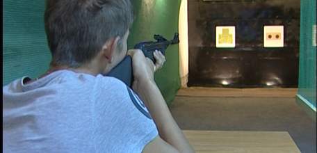 После ремонта в елецкой автошколе ДОСААФ открылся стрелковый тир