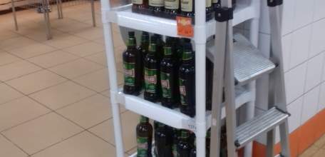 В магазине &laquo;Покупайка&raquo; города Ельца алкогольная продукция реализовывалась с нестационарного торгового оборудования