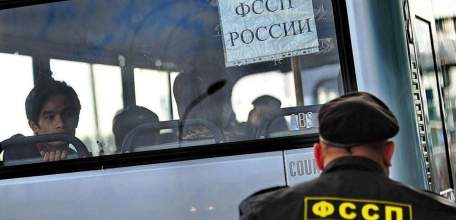 С начала года из Липецкой области на родину отправились 90 иностранцев