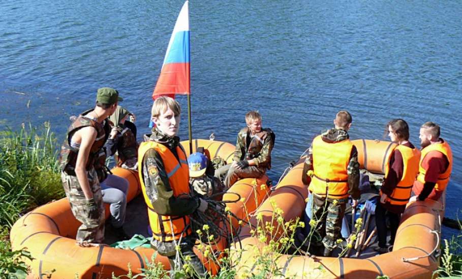 По Быстрой Сосне под флагом России