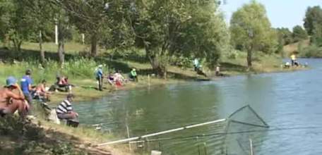 В Елецком районе прошёл рыболовный фестиваль «Поплавок в Пищулино»